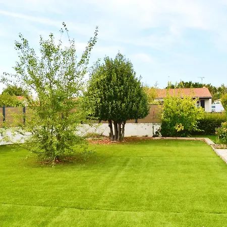 Vila Garden House 3 Chambres, Parking Prive, 15min La Rochelle, 20min Ile De Re, Proche Golf De La Pree, Wifi, *