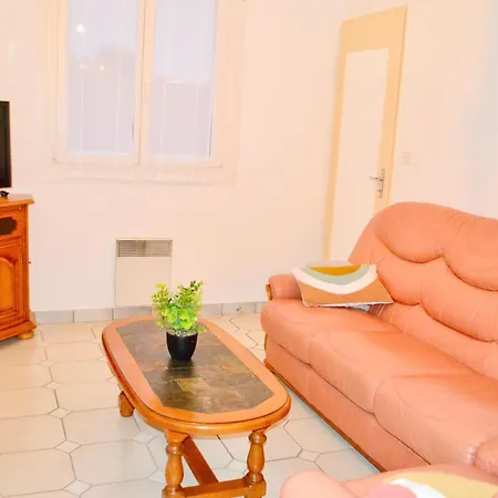 Vila Garden House 3 Chambres, Parking Prive, 15min La Rochelle, 20min Ile De Re, Proche Golf De La Pree, Wifi,