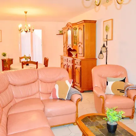 Vila Garden House 3 Chambres, Parking Prive, 15min La Rochelle, 20min Ile De Re, Proche Golf De La Pree, Wifi,