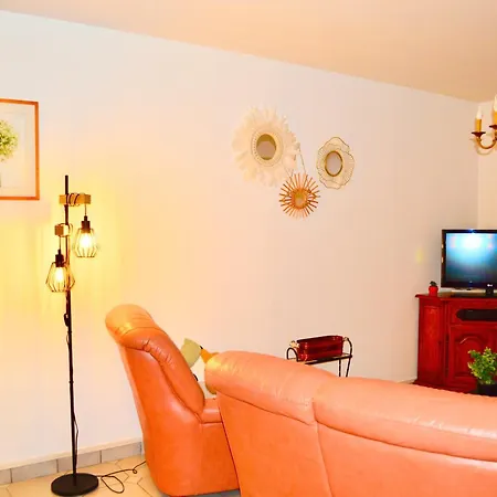 Garden House 3 Chambres, Parking Prive, 15min La Rochelle, 20min Ile De Re, Proche Golf De La Pree, Wifi, Vila *
