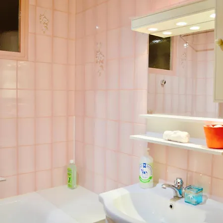 Vila Garden House 3 Chambres, Parking Prive, 15min La Rochelle, 20min Ile De Re, Proche Golf De La Pree, Wifi, Nieul-sur-Mer